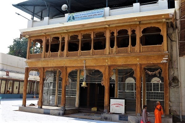 Temple en bois, Wooden temple