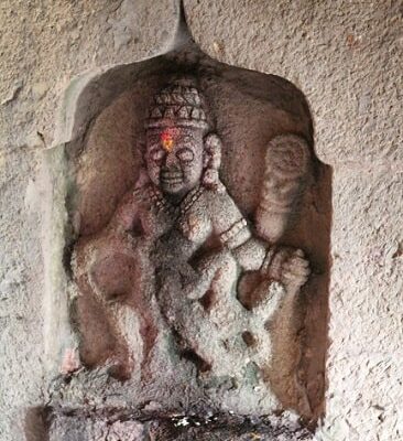Une des statues du temple