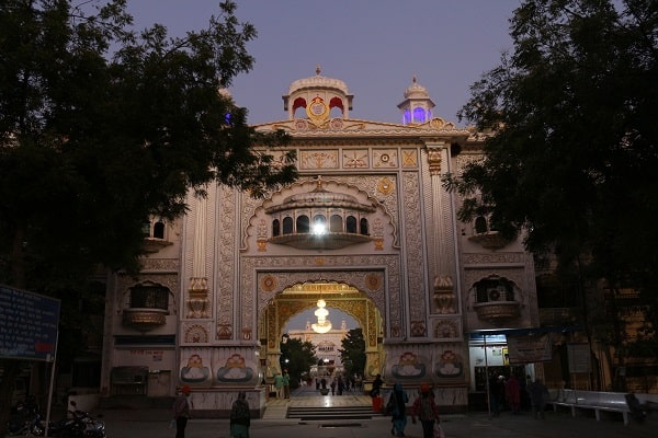 The main gate in Nanded